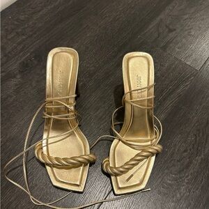 Jimmy Choo Size 7.5 Women’s Gold Wrap Heels